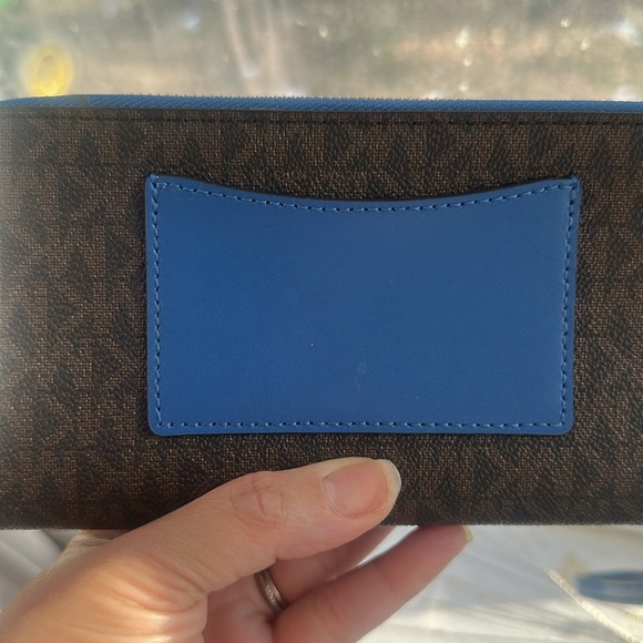 NWT Michael Kors Wallet - Picture 6 of 7